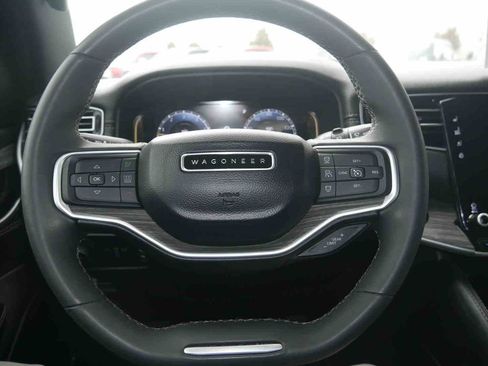 Used 2024 Jeep Wagoneer Series III image 39