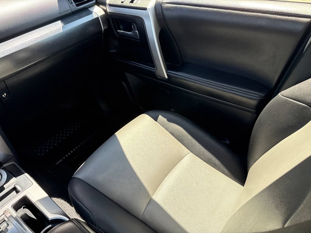 Used 2023 Toyota 4Runner SR5 Premium w/ Moonroof Package AWD/4WD image 16