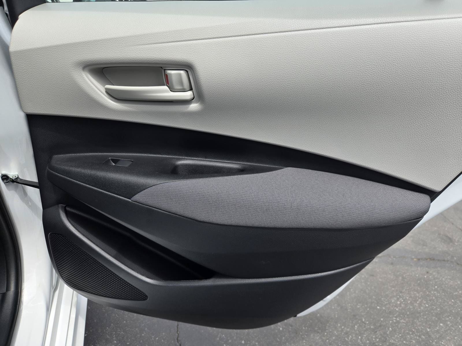 Used 2025 Toyota Corolla LE FWD image 26