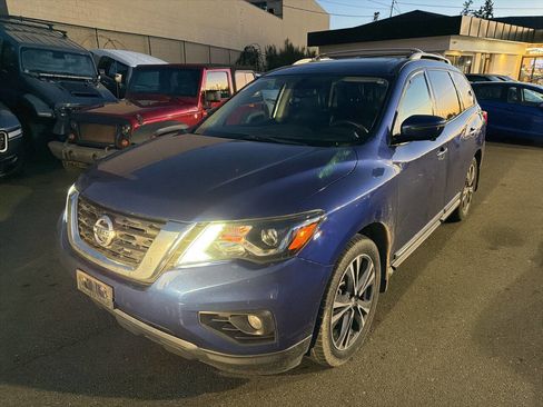 Used 2017 Nissan Pathfinder Platinum image 1