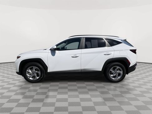 Used 2024 Hyundai Tucson SEL FWD image 2