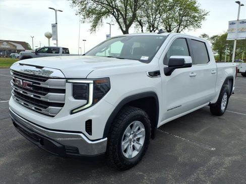Used 2023 GMC Sierra 1500 SLE w/ Enhanced Capability Package AWD/4WD image 3