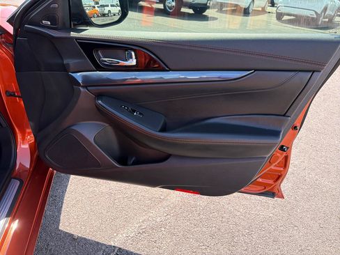 Used 2020 Nissan Maxima SR w/ Sport Mat Group FWD image 17