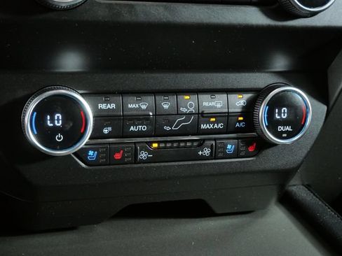 Used 2021 Ford Expedition XLT AWD/4WD image 18