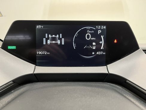 Used 2025 Toyota Prius LE image 5