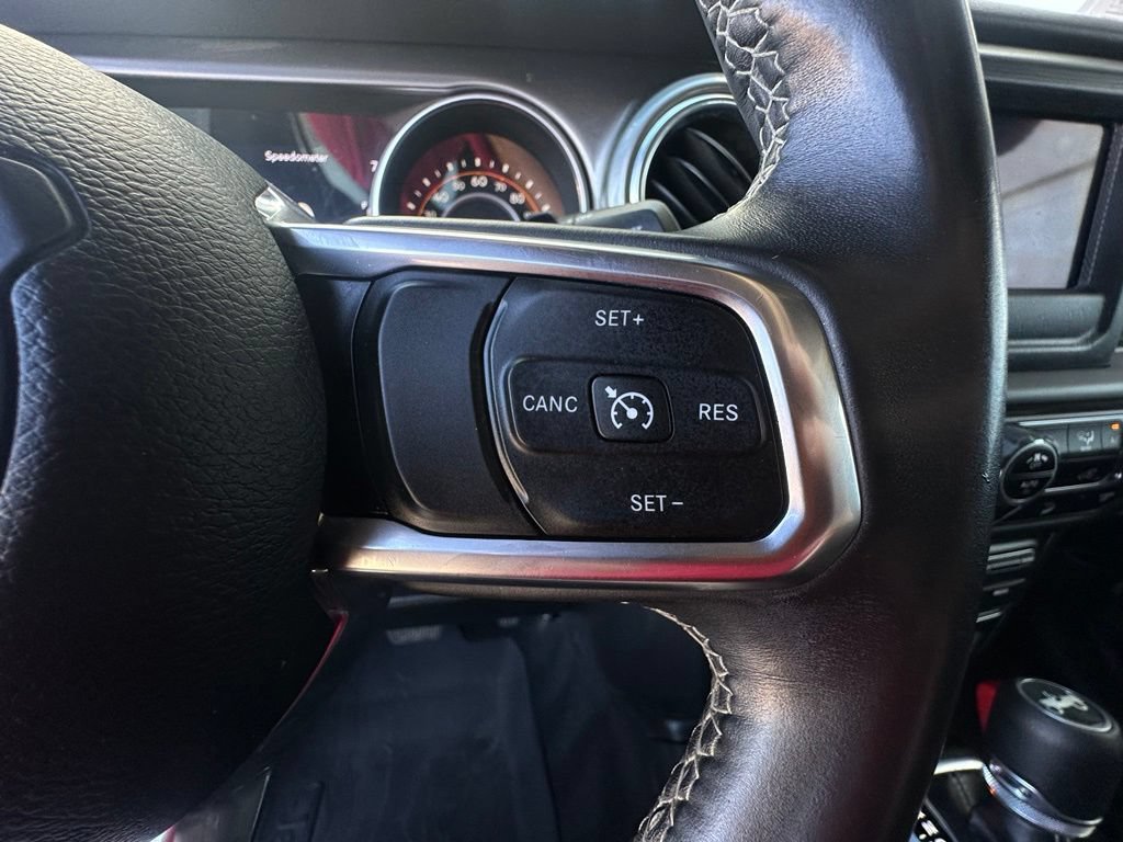 Used 2018 Jeep Wrangler Unlimited Sahara AWD/4WD image 16
