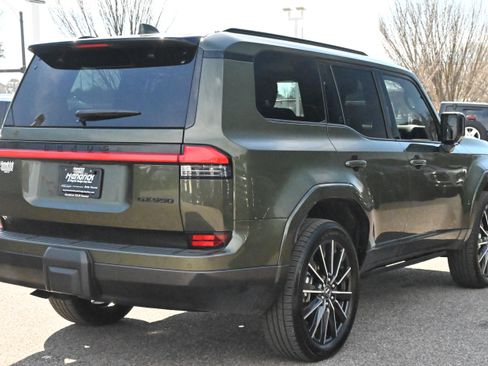 Used 2026 Lexus GX 550 w/ Accessory Package (2T) image 16