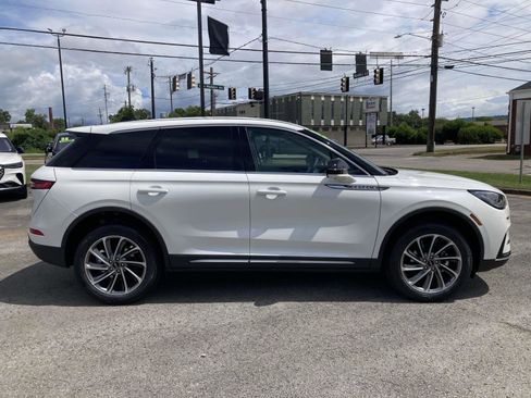 New 2025 Lincoln Corsair FWD w/ Equipment Group 101A image 2