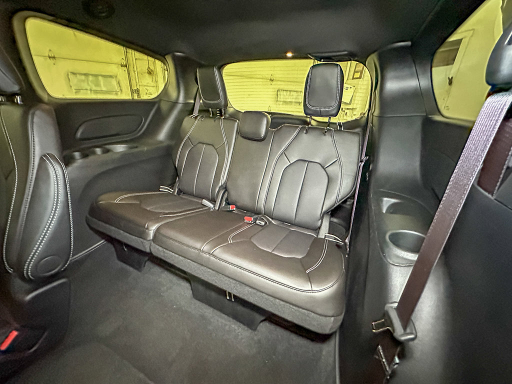 New 2027 Chrysler Pacifica Select AWD/4WD image 22