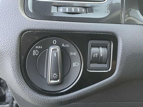Used 2015 Volkswagen GTI Autobahn w/ Lighting Package (SEL) image 9