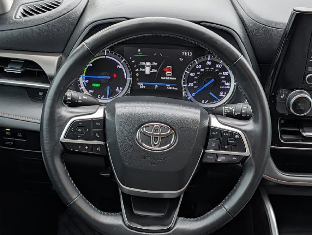Used 2022 Toyota Highlander Bronze Edition FWD image 13