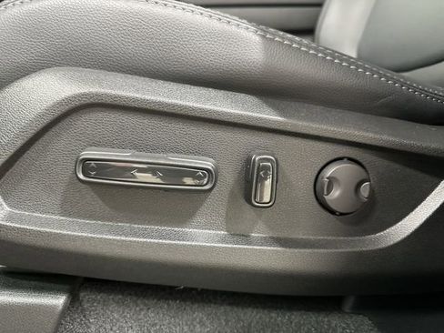 Used 2025 Honda Pilot EX-L image 16