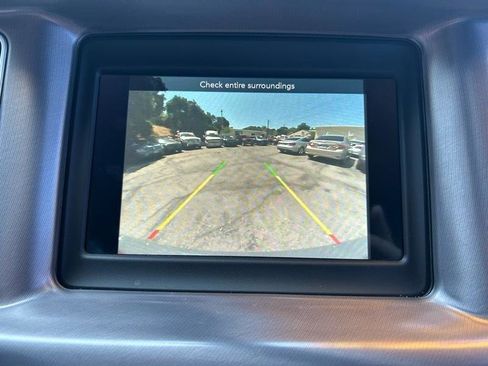 Used 2019 Dodge Charger SXT RWD image 15