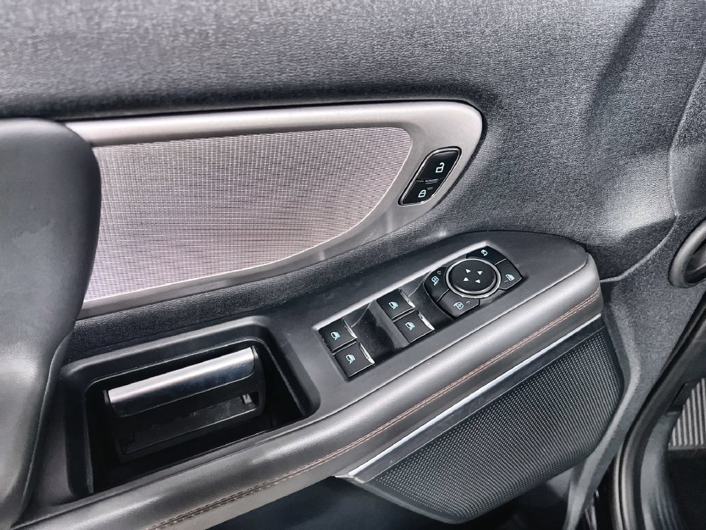 Used 2025 Ford Expedition Active AWD/4WD image 15