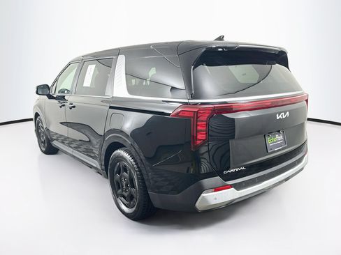 Used 2025 Kia Carnival FWD image 5