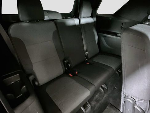 Used 2023 Chevrolet Traverse LT FWD image 25