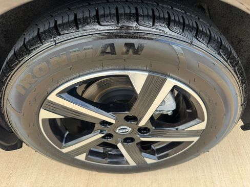 Used 2024 Nissan Sentra SV image 18