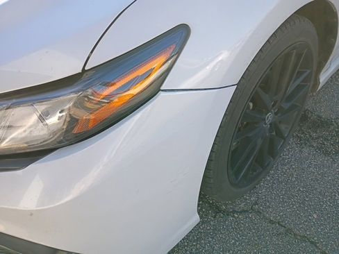 Used 2022 Toyota Camry XSE image 9