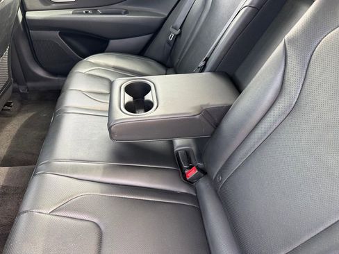 Used 2024 Hyundai Elantra Limited FWD image 11