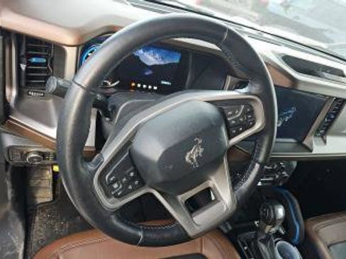 Used 2021 Ford Bronco Outer Banks image 9