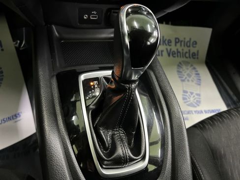 Used 2018 Nissan Rogue SV image 24