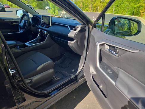 Used 2024 Toyota RAV4 XLE image 23