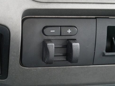 Used 2012 Ford F250 XLT w/ XLT Premium Pkg image 25