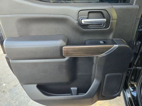 Used 2019 Chevrolet Silverado 1500 LT Trail Boss w/ Convenience Package image 12