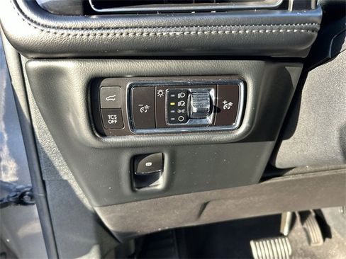 Used 2023 Lincoln Nautilus Reserve w/ Luxury Package image 17