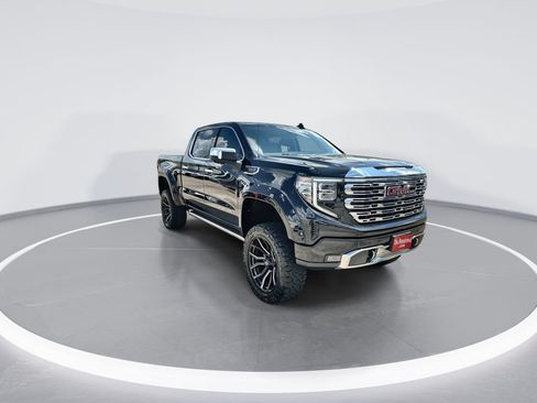Used 2022 GMC Sierra 1500 Denali w/ Denali Reserve Package AWD/4WD image 2