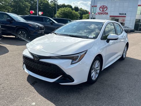 Used 2023 Toyota Corolla SE FWD image 3