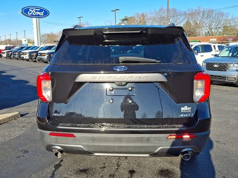 Certified 2022 Ford Explorer XLT w/ Equipment Group 202A image 5