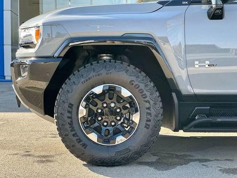Used 2025 GMC Hummer EV 3X w/ Extreme Off-Road Package image 34