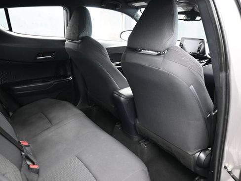 Used 2019 Toyota C-HR XLE FWD image 41