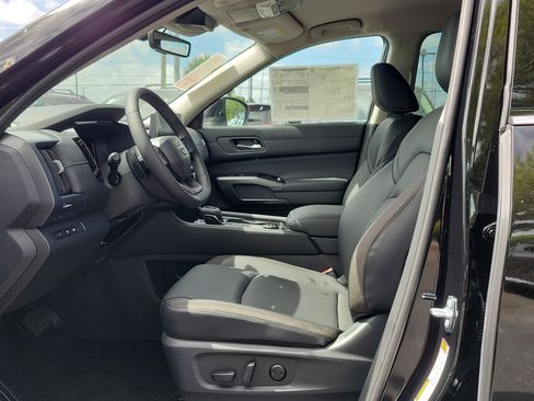 New 2026 Nissan Pathfinder SL AWD/4WD image 12