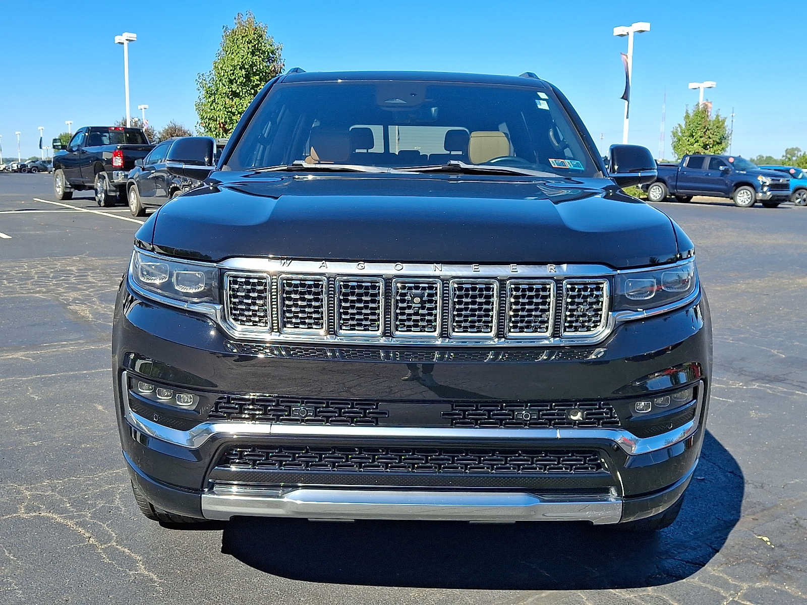 Used 2022 Jeep Grand Wagoneer Series III AWD/4WD image 2