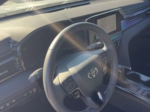 Used 2025 Toyota Camry SE image 13