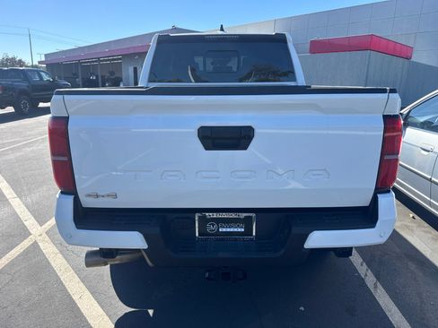 Used 2025 Toyota Tacoma SR5 AWD/4WD image 6