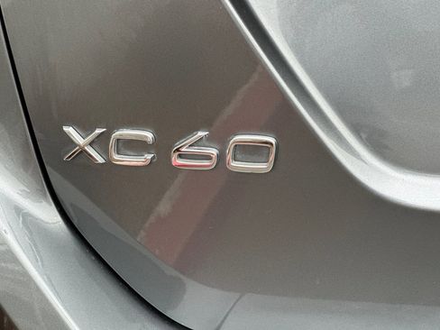 Used 2017 Volvo XC60 T6 Dynamic w/ Preferred Option Package image 12