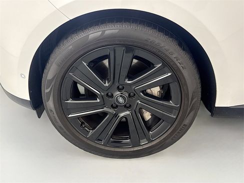Certified 2023 Land Rover Range Rover SE image 31