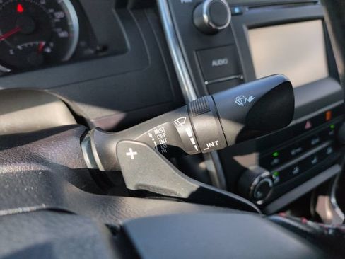 Used 2016 Toyota Camry SE FWD image 34