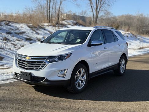 Used 2019 Chevrolet Equinox Premier image 2