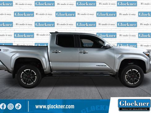 Used 2025 Toyota Tacoma TRD Sport AWD/4WD image 4