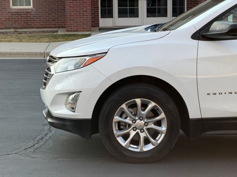 Used 2020 Chevrolet Equinox LS w/ LPO, Cargo Package FWD image 11