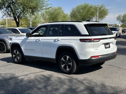 Used 2024 Jeep Grand Cherokee Limited 4xe AWD/4WD image 3