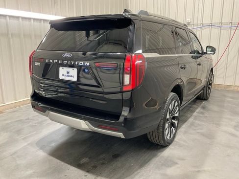 Used 2025 Ford Expedition Platinum w/ Driver's Package AWD/4WD image 25