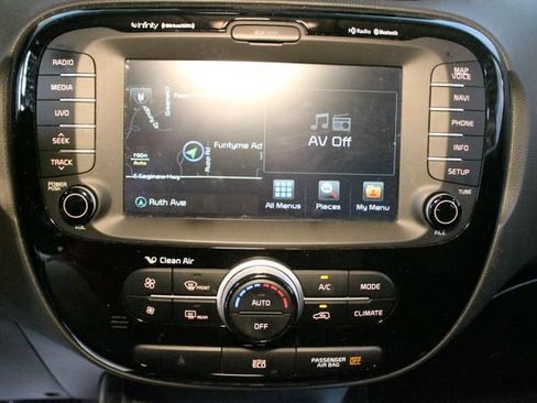 Used 2016 Kia Soul + w/ Audio Package FWD image 24