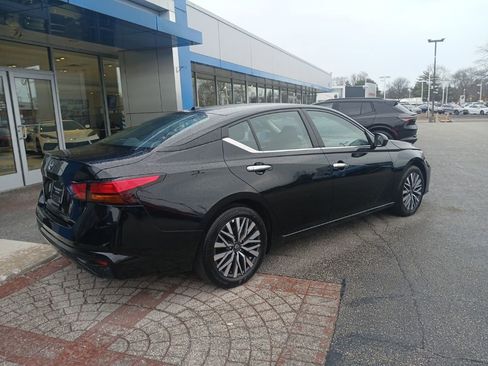 Used 2025 Nissan Altima 2.5 SV image 8