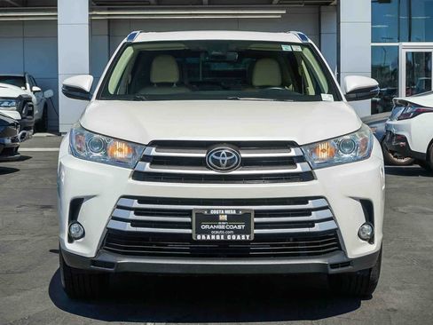 Used 2018 Toyota Highlander XLE w/ Carpet Mat Package (TMS) image 2