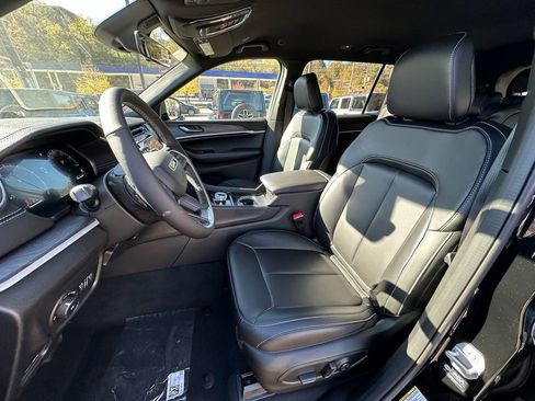 New 2025 Jeep Grand Cherokee L Limited image 18